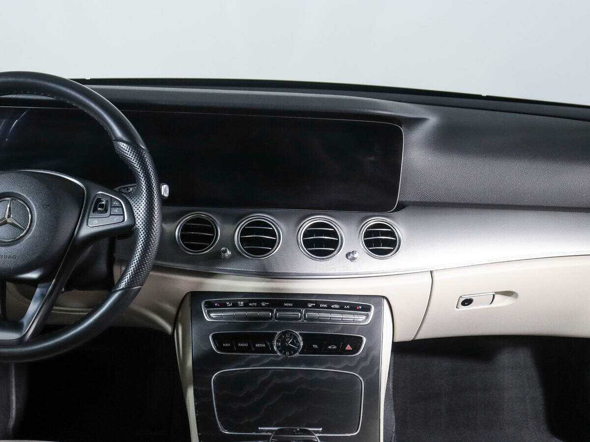 Б/У Мерседес-Бенц Е-Класс 2018 года. Фото: #10