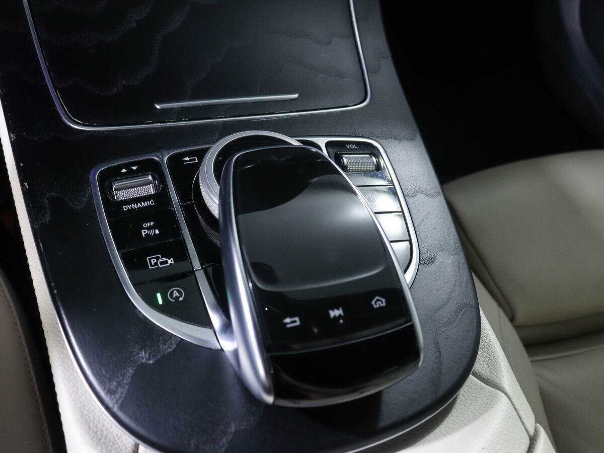 Б/У Мерседес-Бенц Е-Класс 2018 года. Фото: #12