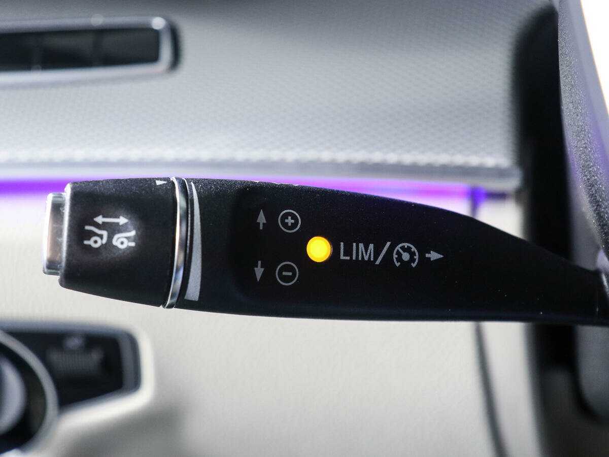 Б/У Мерседес-Бенц Е-Класс 2018 года. Фото: #21