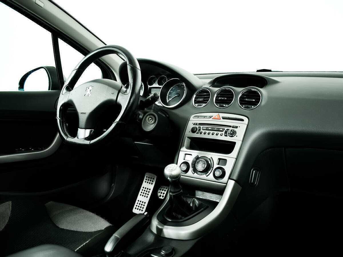 Б/У Пежо 308 2010 года. Фото: #8