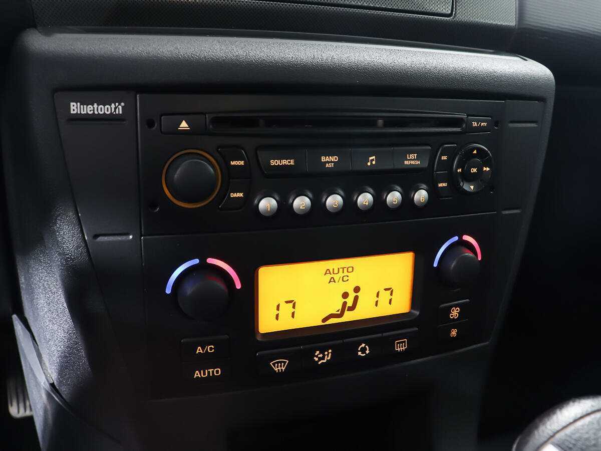 Б/У Ситроен Ц4 2010 года. Фото: #14