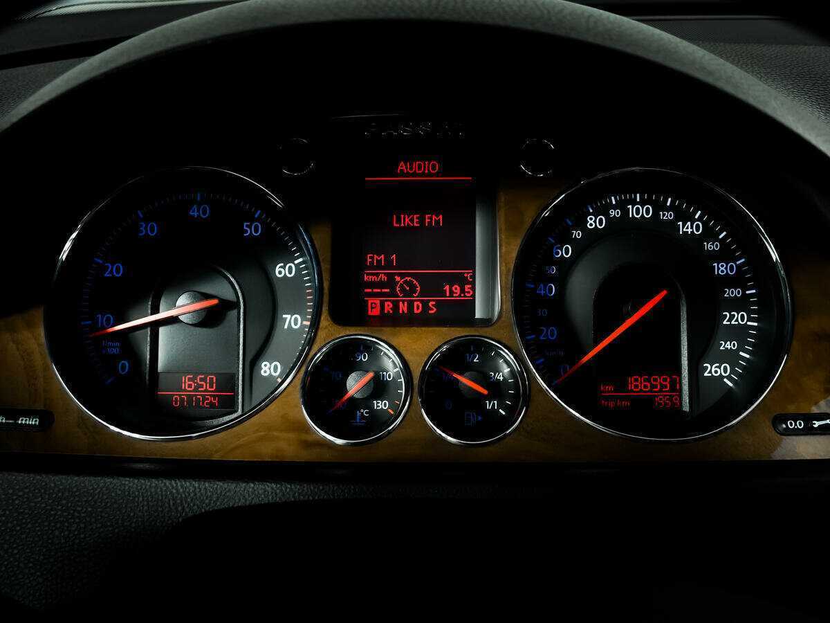 Б/У Фольксваген Пассат 2008 года. Фото: #9