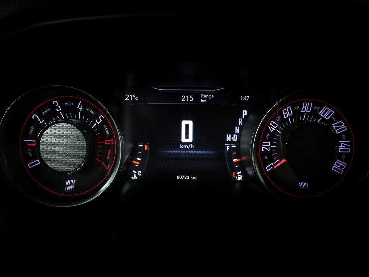 Б/У Додж Челленджер 2019 года. Фото: #10