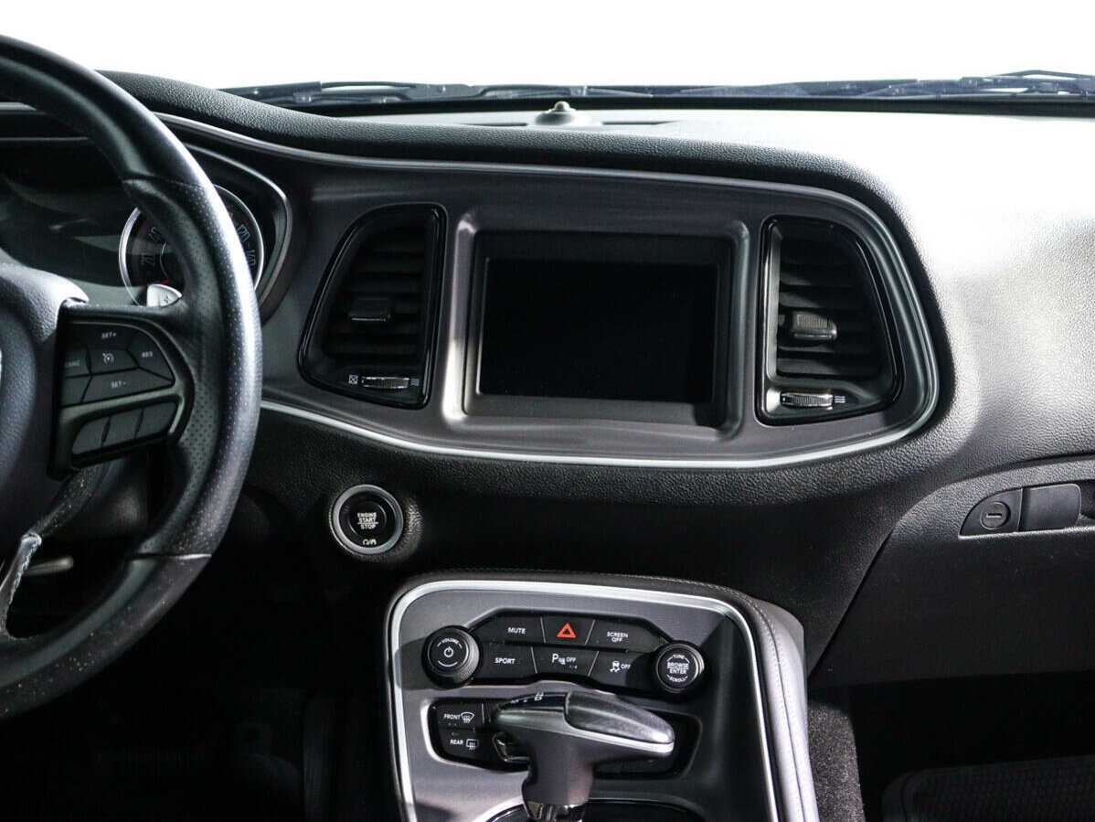 Б/У Додж Челленджер 2019 года. Фото: #12