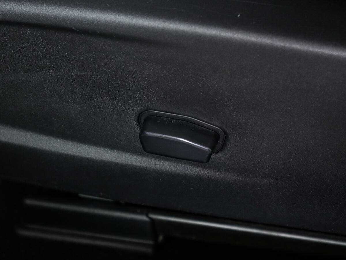 Б/У Додж Челленджер 2019 года. Фото: #16