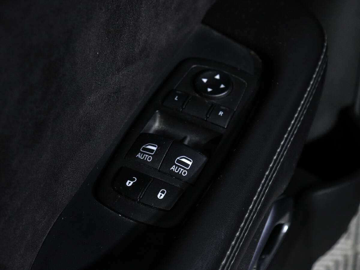 Б/У Додж Челленджер 2019 года. Фото: #17