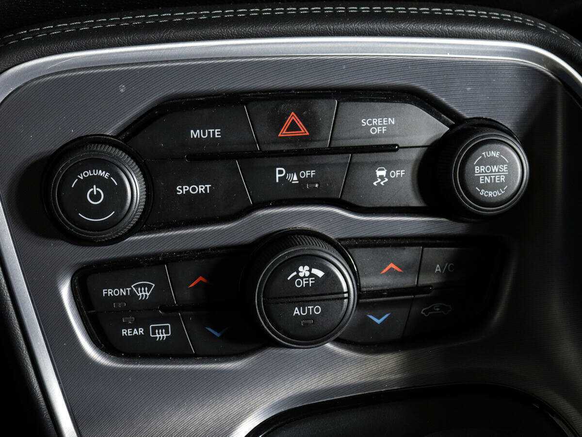 Б/У Додж Челленджер 2019 года. Фото: #22