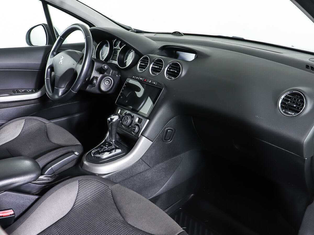 Б/У Пежо 308 2011 года. Фото: #8