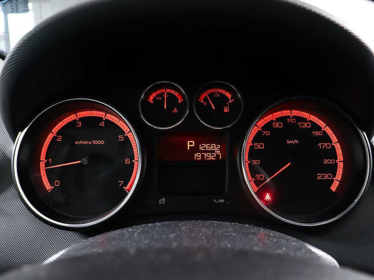 Б/У Пежо 308 2011 года. Фото: #13