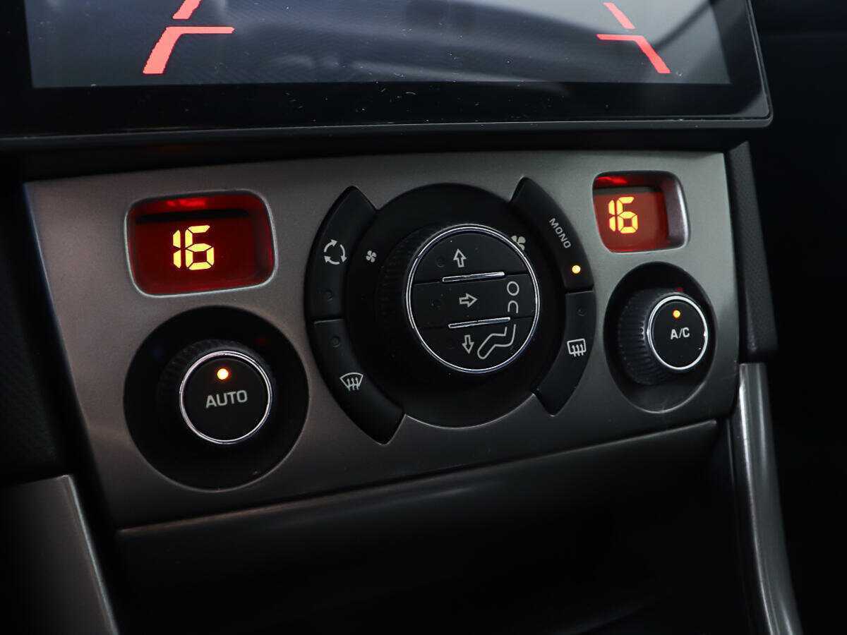 Б/У Пежо 308 2011 года. Фото: #15