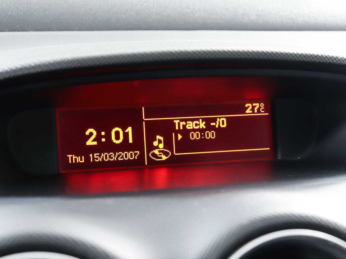 Б/У Пежо 308 2011 года. Фото: #16