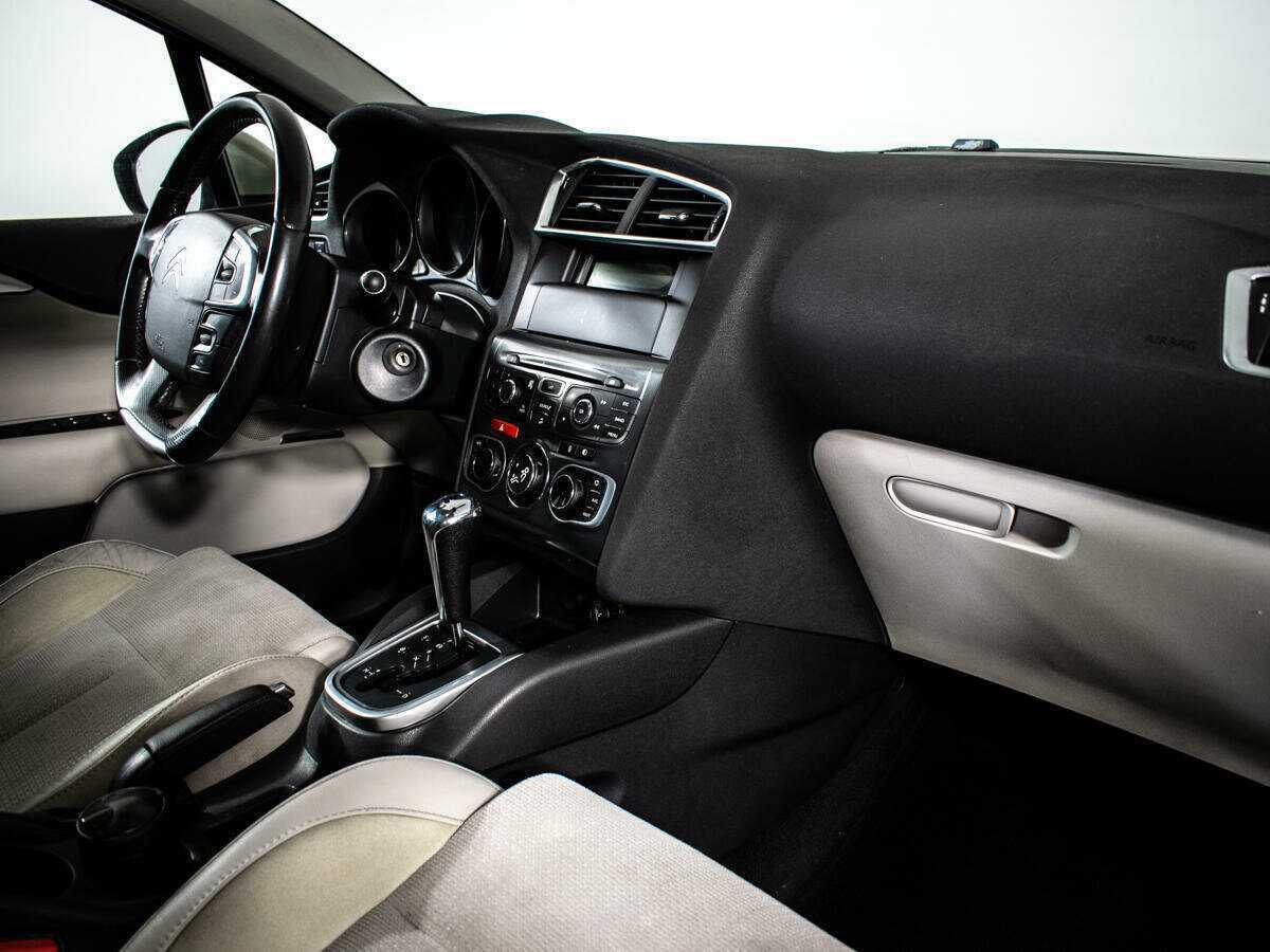 Б/У Ситроен Ц4 2011 года. Фото: #8