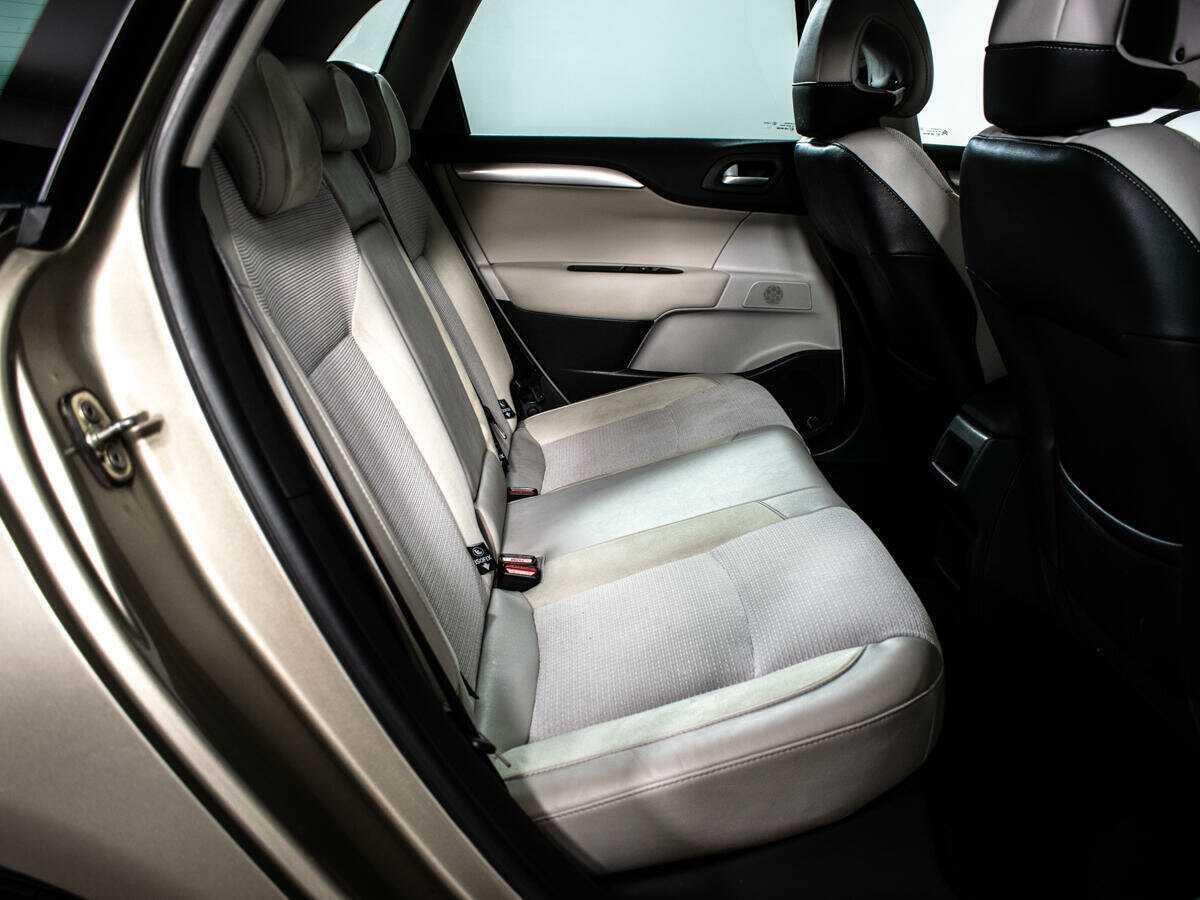 Б/У Ситроен Ц4 2011 года. Фото: #9