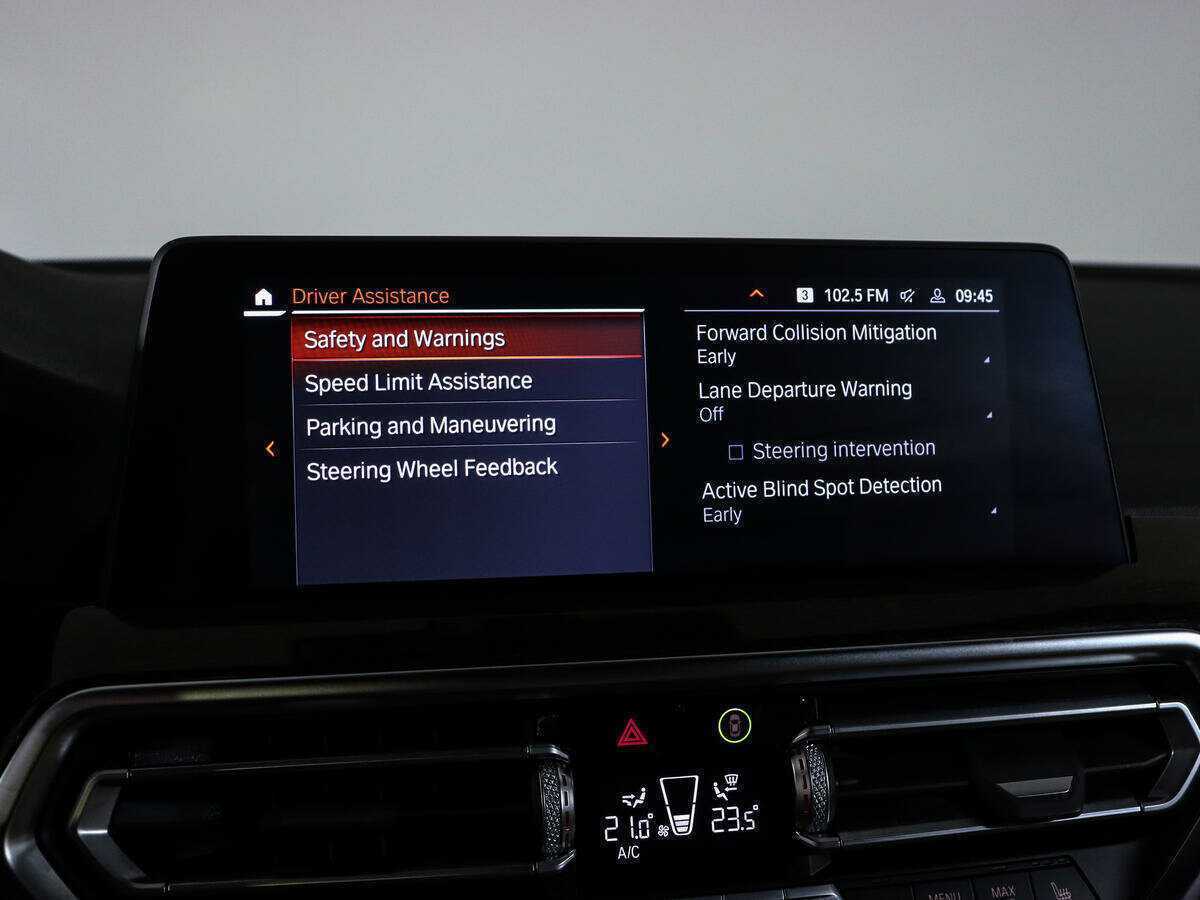 Б/У БМВ Икс3 2023 года. Фото: #24