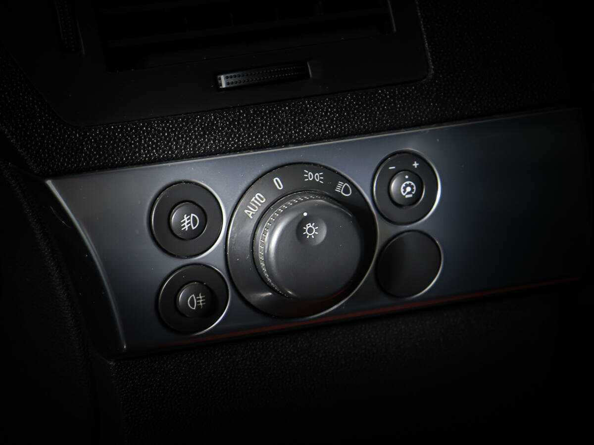 Б/У Опель Астра 2010 года. Фото: #14