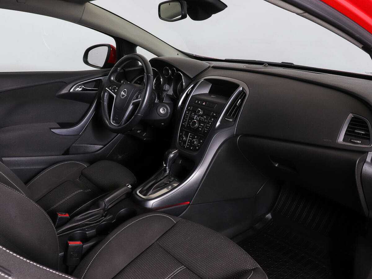 Б/У Опель Астра 2012 года. Фото: #7