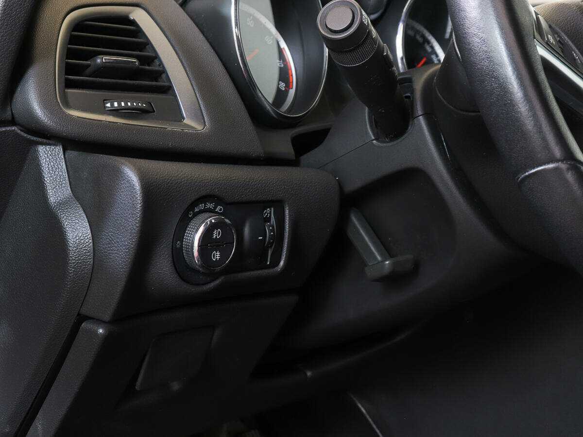 Б/У Опель Астра 2012 года. Фото: #12