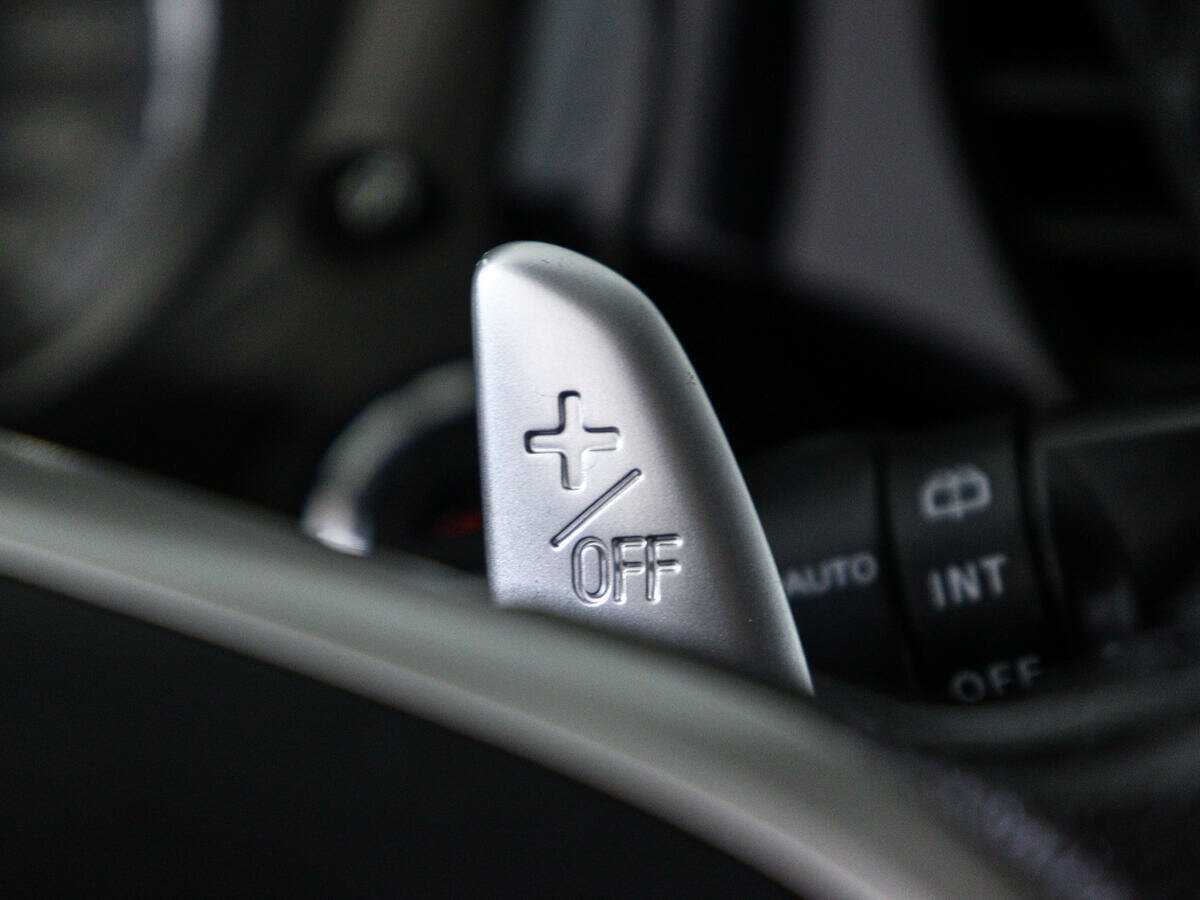 Б/У Митсубиши Оутлэндер 2012 года. Фото: #17