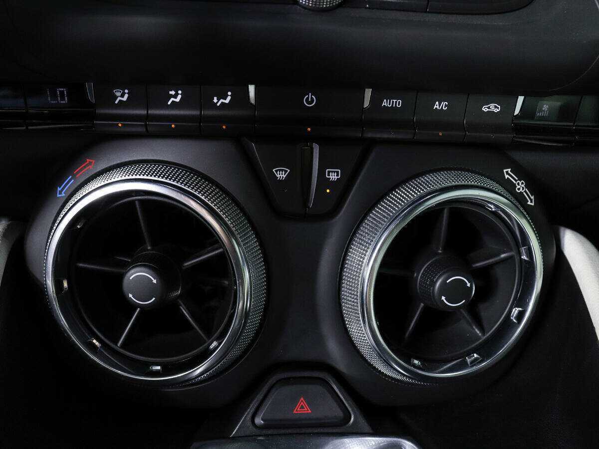 Б/У Шевроле Камаро 2020 года. Фото: #10