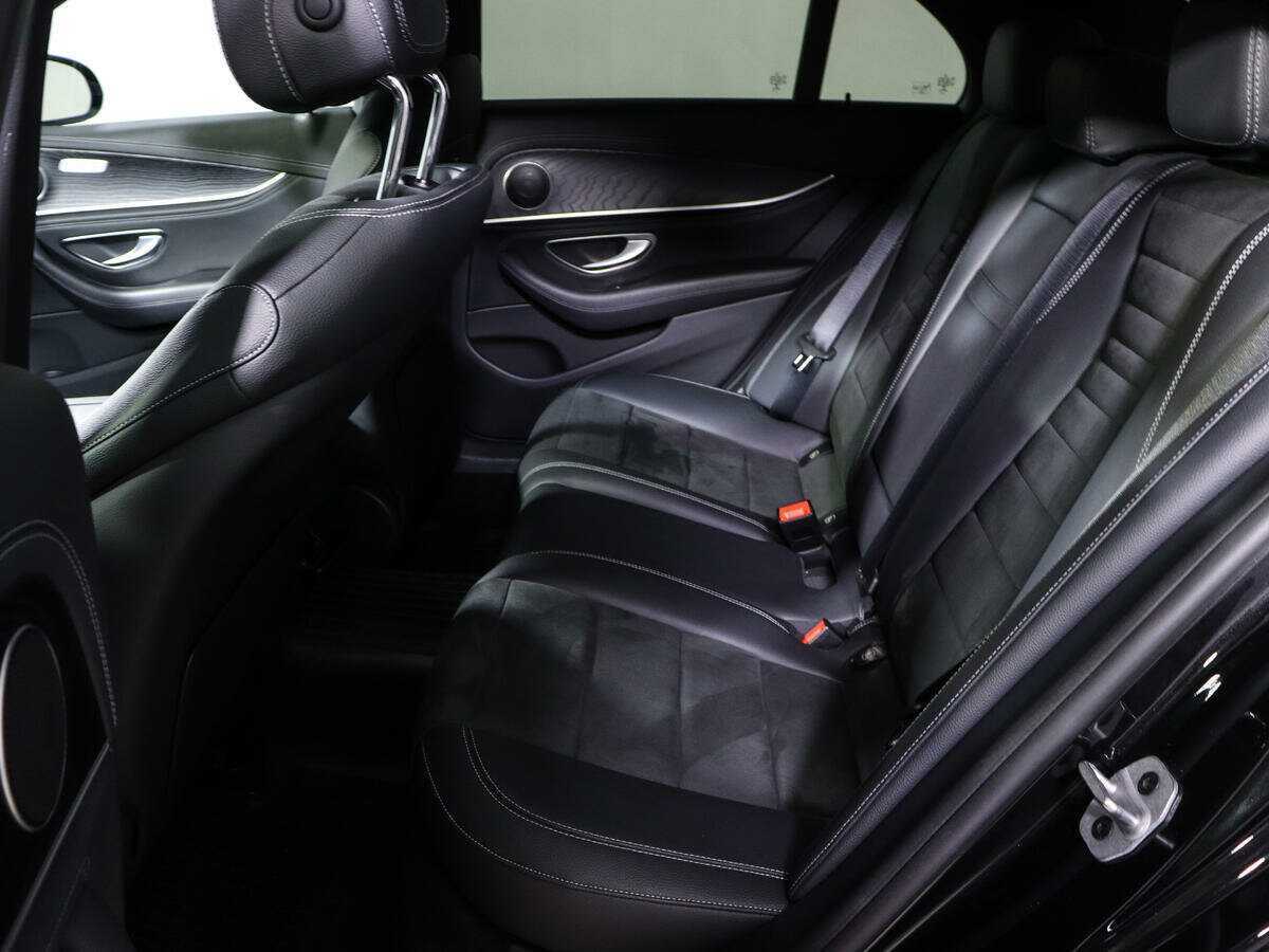 Б/У Мерседес-Бенц Е-Класс 2020 года. Фото: #6