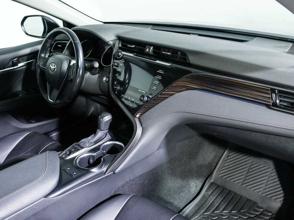 Б/У Тойота Камри 2020 года. Фото: #6