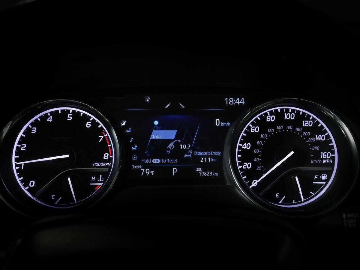 Б/У Тойота Камри 2020 года. Фото: #8