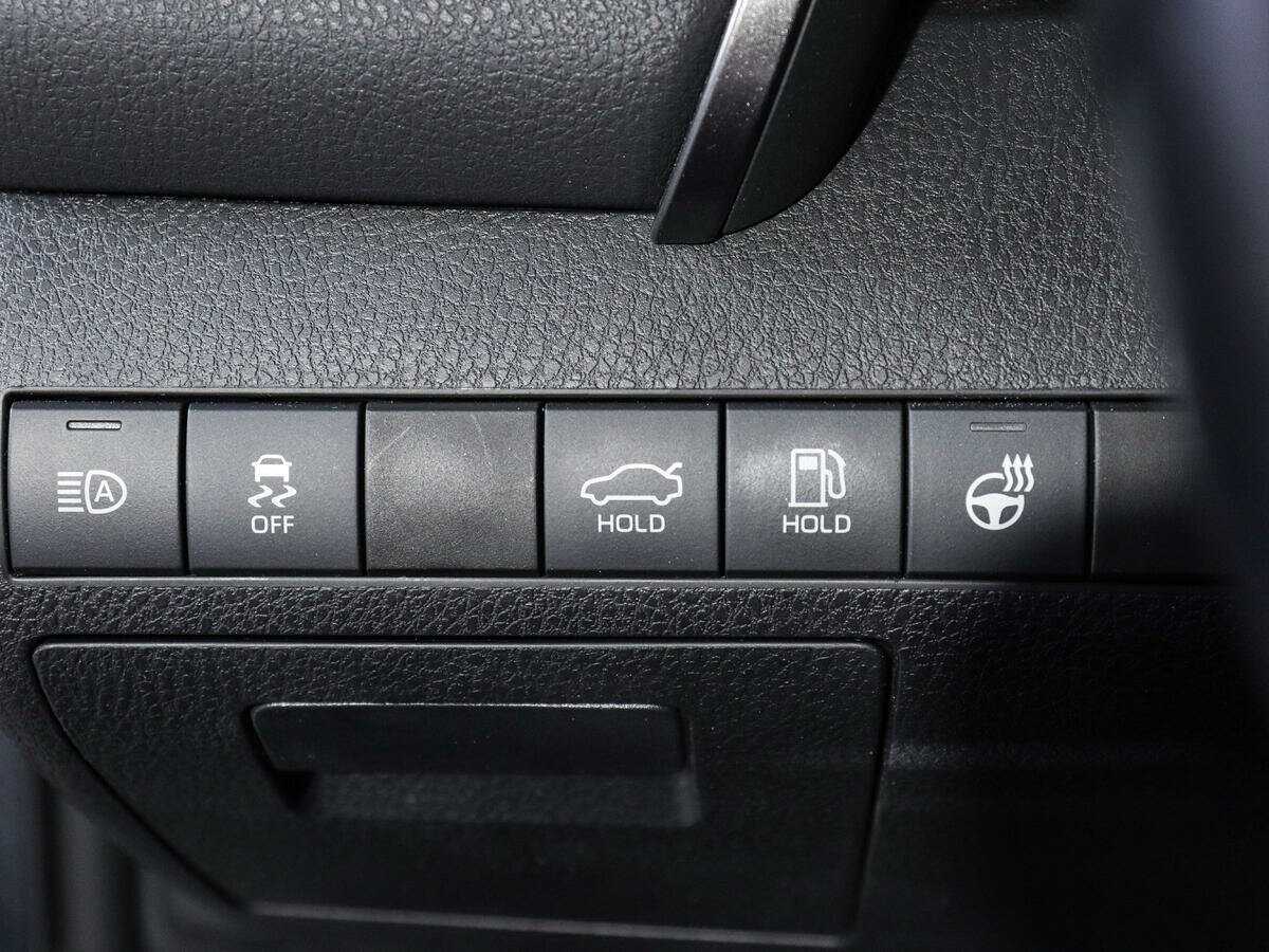 Б/У Тойота Камри 2020 года. Фото: #17