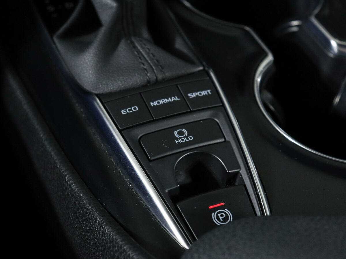 Б/У Тойота Камри 2020 года. Фото: #22