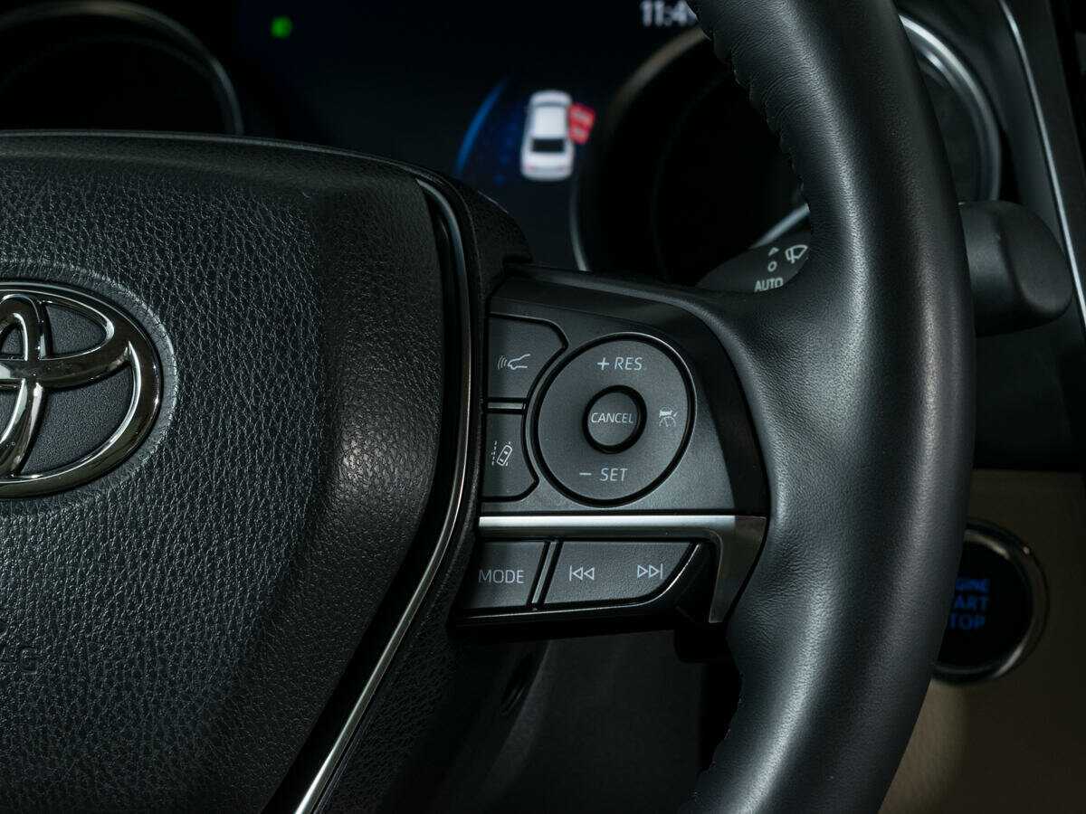 Б/У Тойота Камри 2021 года. Фото: #14