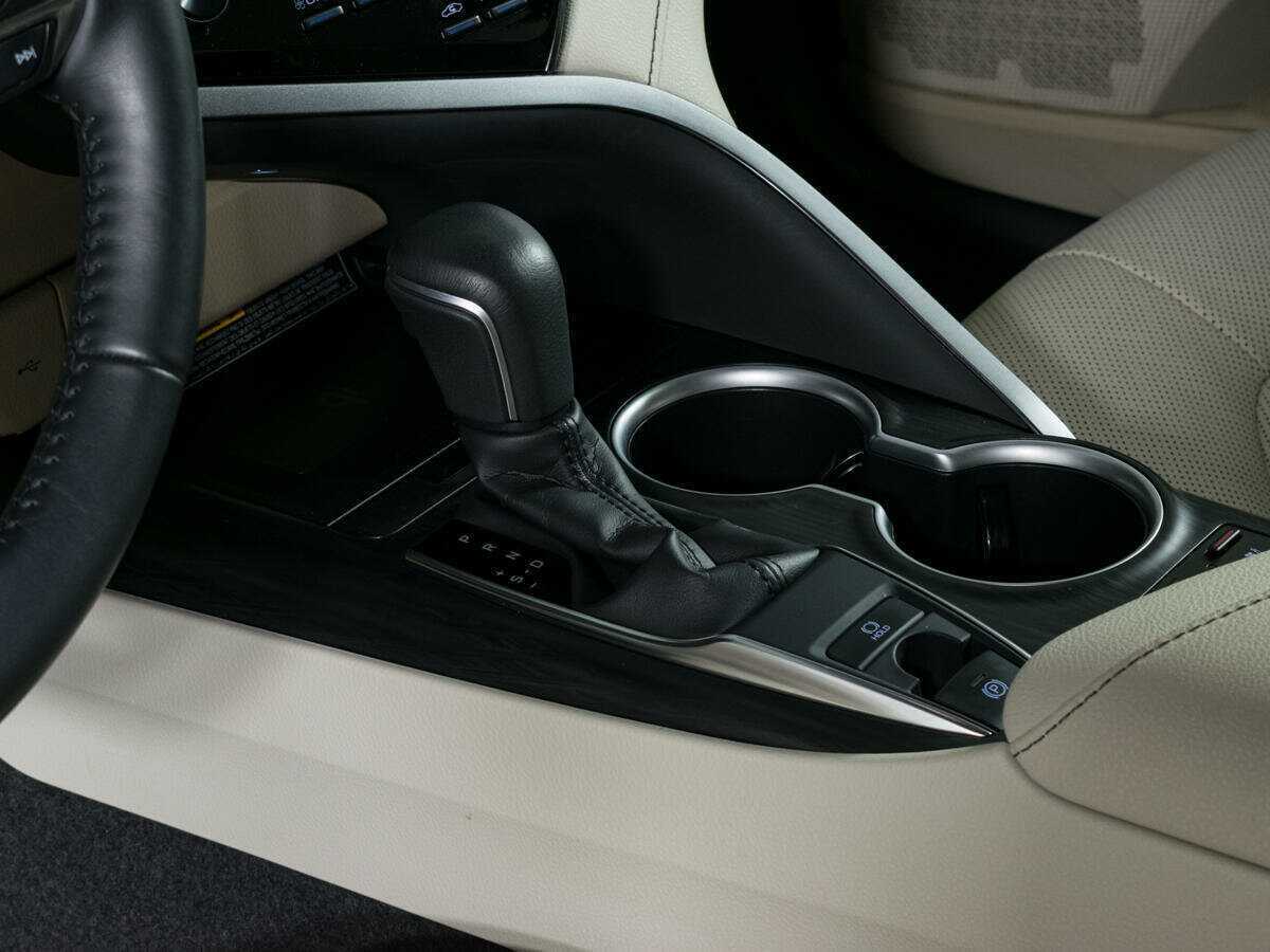 Б/У Тойота Камри 2021 года. Фото: #16