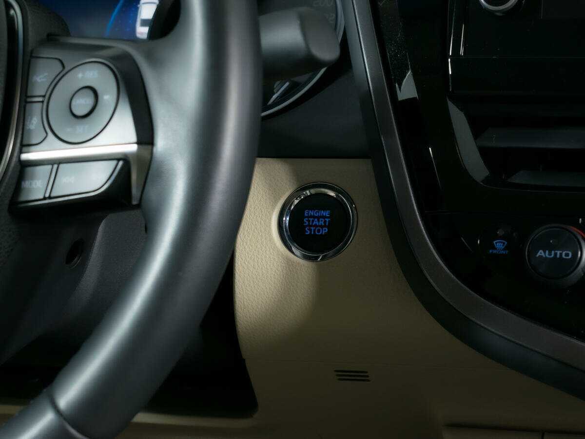 Б/У Тойота Камри 2021 года. Фото: #17