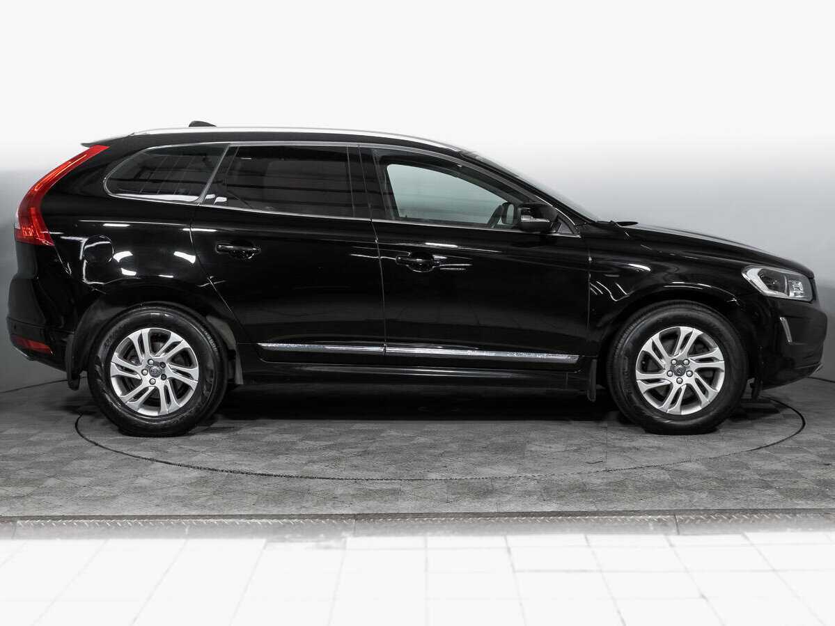 Б/У Вольво ИксЦ60 2016 года. Фото: #3