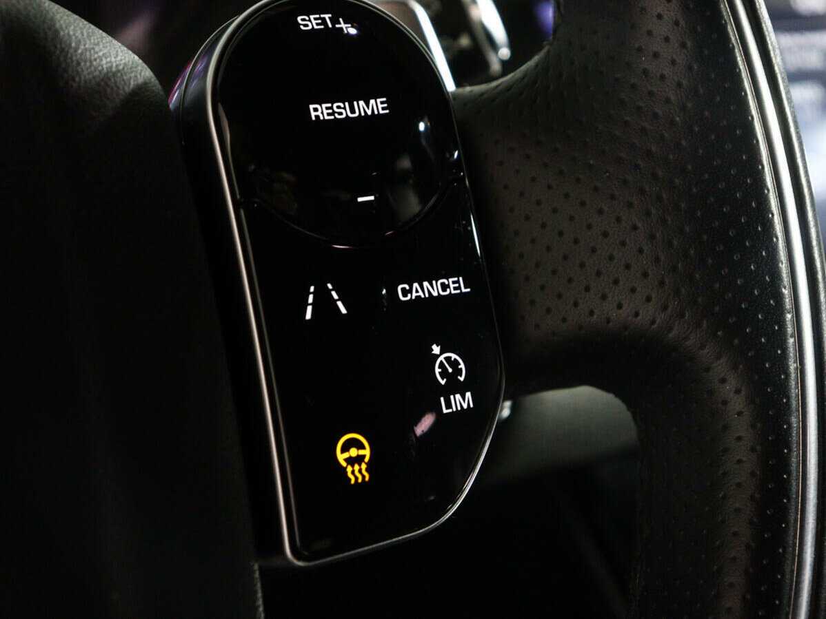 Б/У Лэнд Ровер Рэнж Ровер Велар 2020 года. Фото: #16