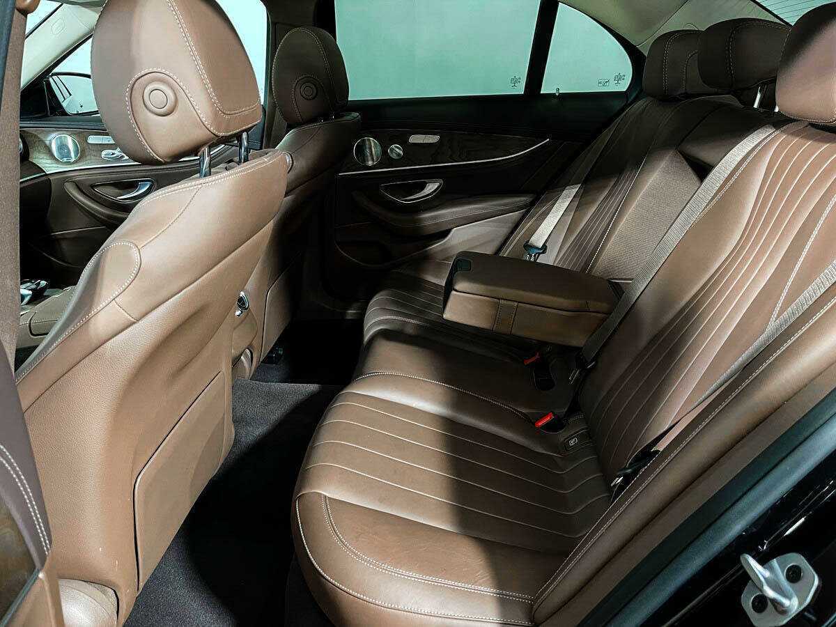 Б/У Мерседес-Бенц Е-Класс 2018 года. Фото: #9