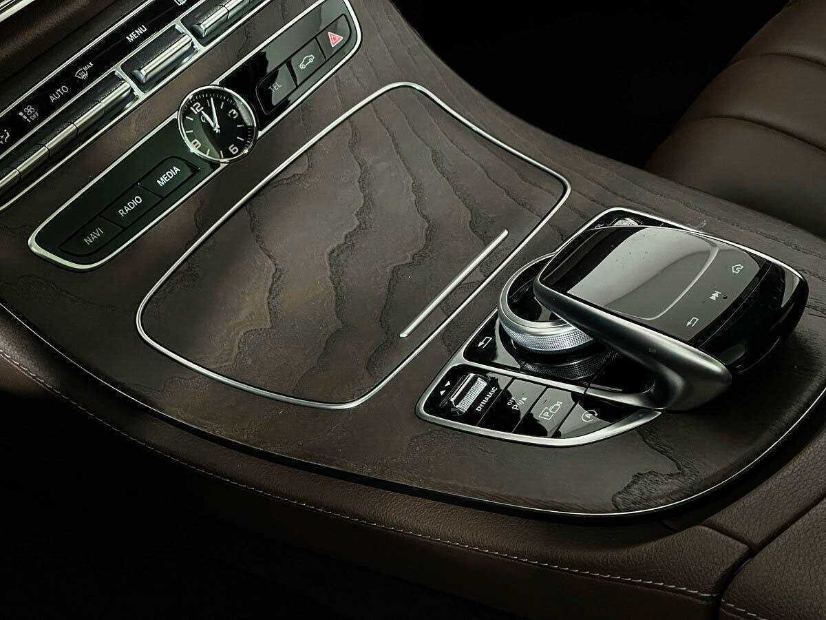 Б/У Мерседес-Бенц Е-Класс 2018 года. Фото: #15