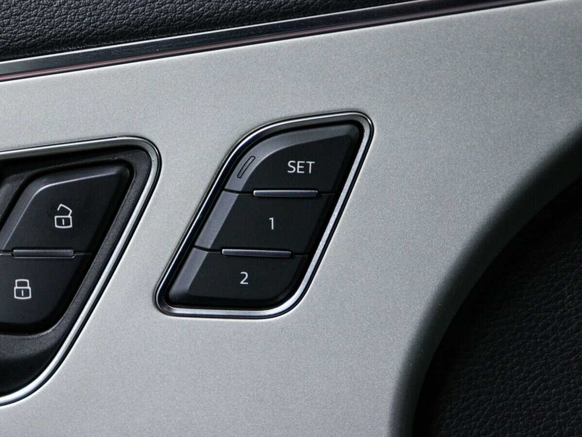 Б/У Ауди К7 2017 года. Фото: #14