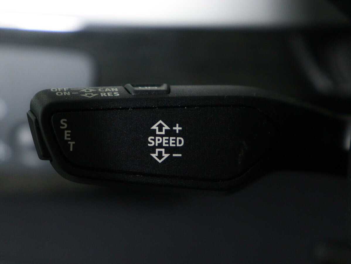 Б/У Ауди К7 2017 года. Фото: #16