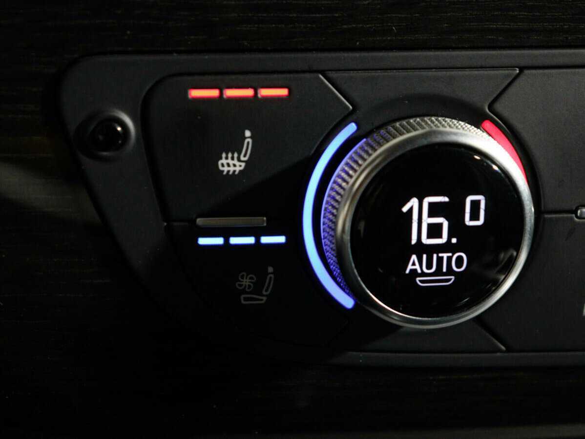 Б/У Ауди К7 2017 года. Фото: #18