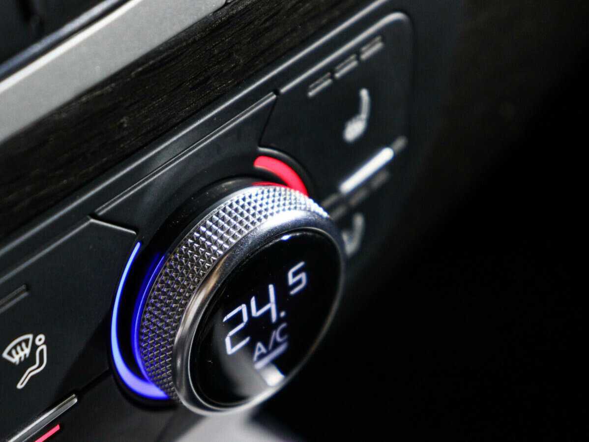 Б/У Ауди К7 2017 года. Фото: #19