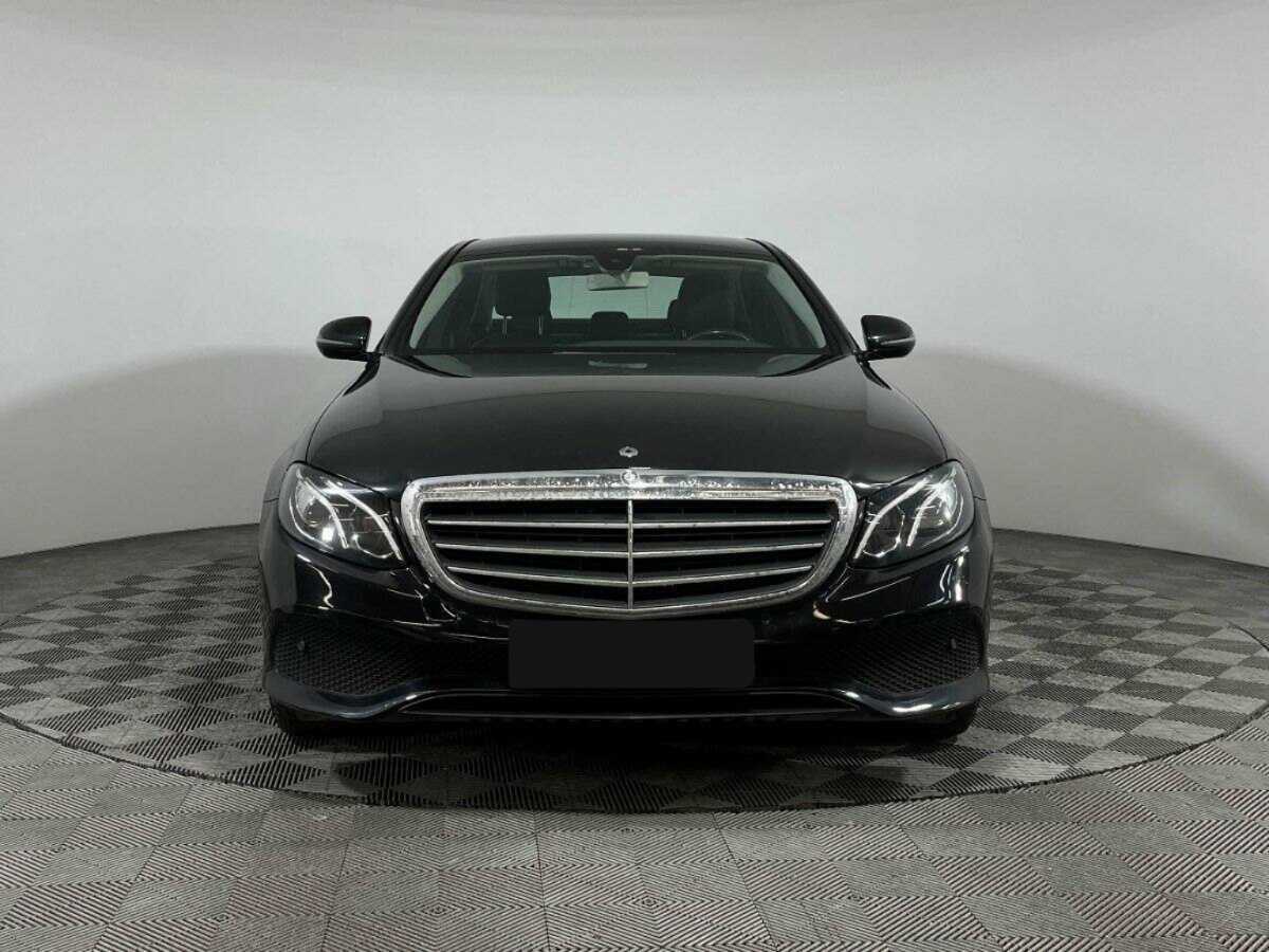 Б/У Мерседес-Бенц Е-Класс 2016 года. Фото: #1