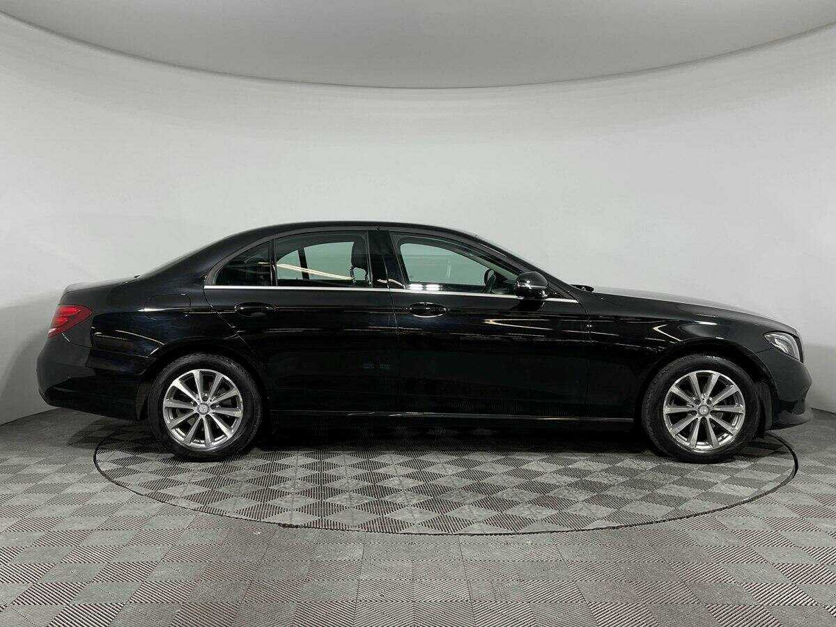 Б/У Мерседес-Бенц Е-Класс 2016 года. Фото: #2