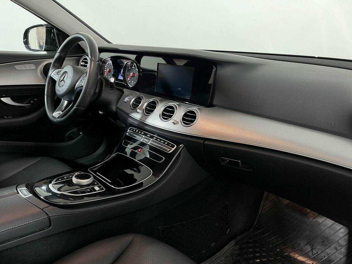 Б/У Мерседес-Бенц Е-Класс 2016 года. Фото: #7