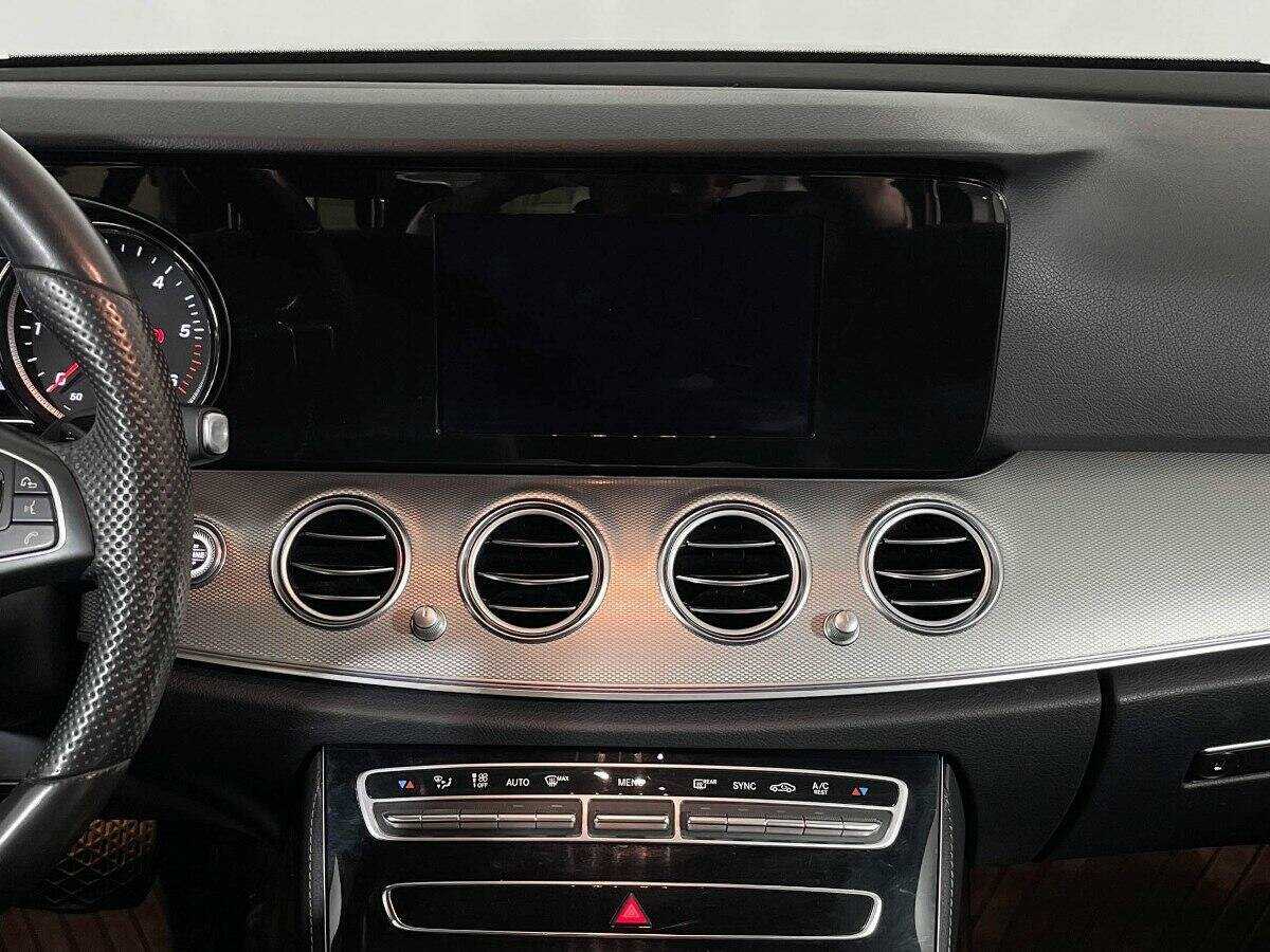 Б/У Мерседес-Бенц Е-Класс 2016 года. Фото: #10