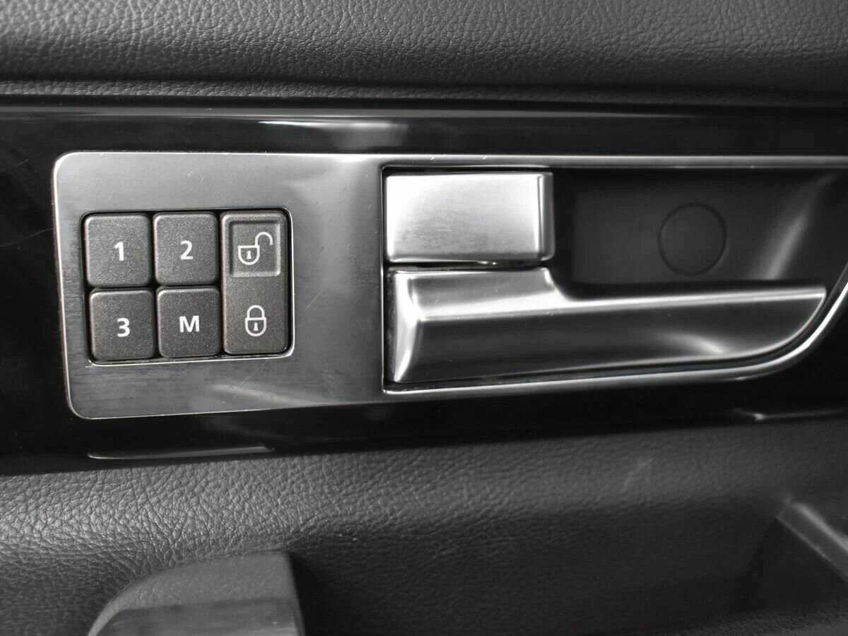 Б/У Лэнд Ровер Дискавери 2014 года. Фото: #17