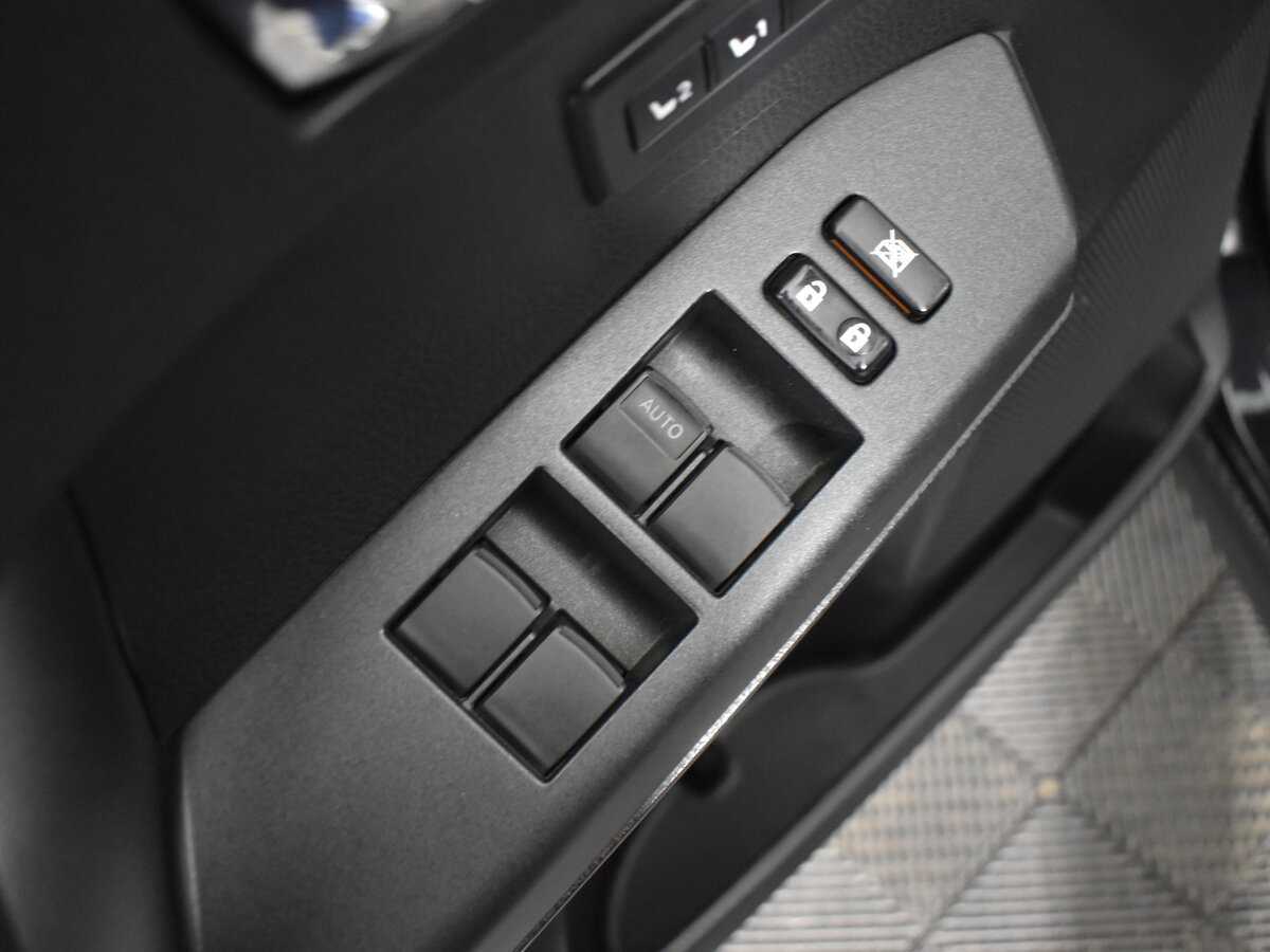 Б/У Тойота Рав4 2018 года. Фото: #8