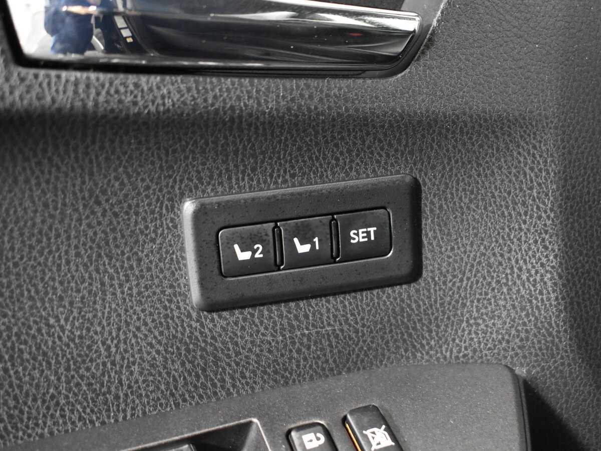 Б/У Тойота Рав4 2018 года. Фото: #9