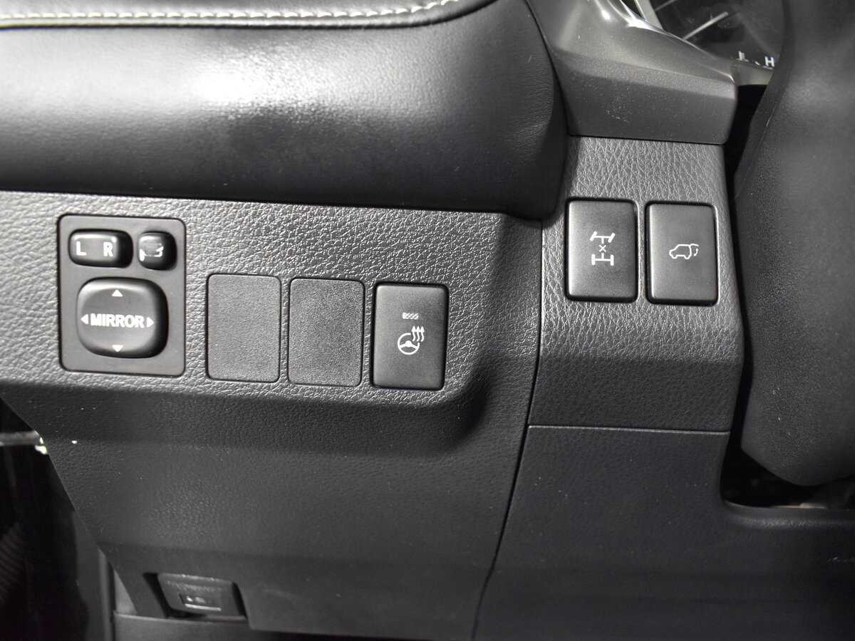 Б/У Тойота Рав4 2018 года. Фото: #10