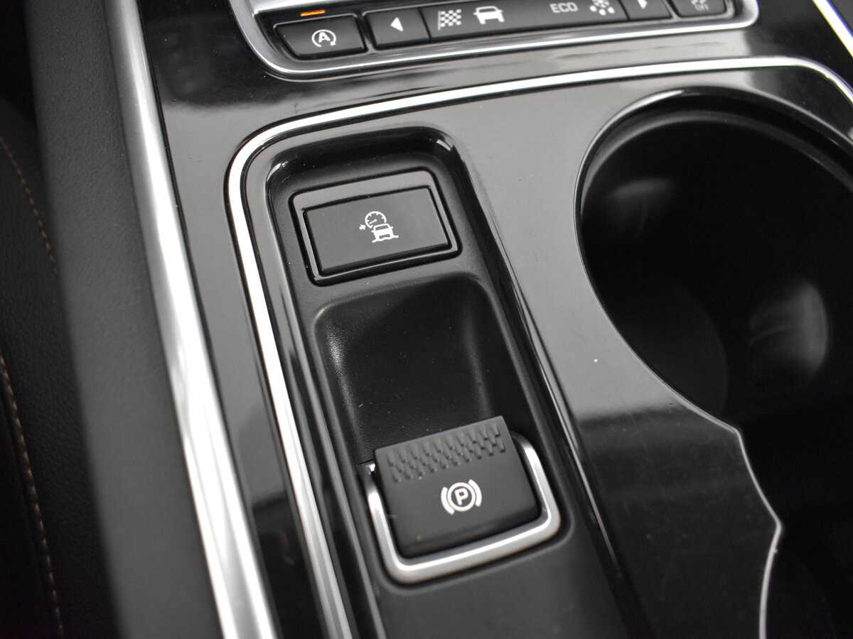 Б/У Ягуар ИксЕ 2016 года. Фото: #15