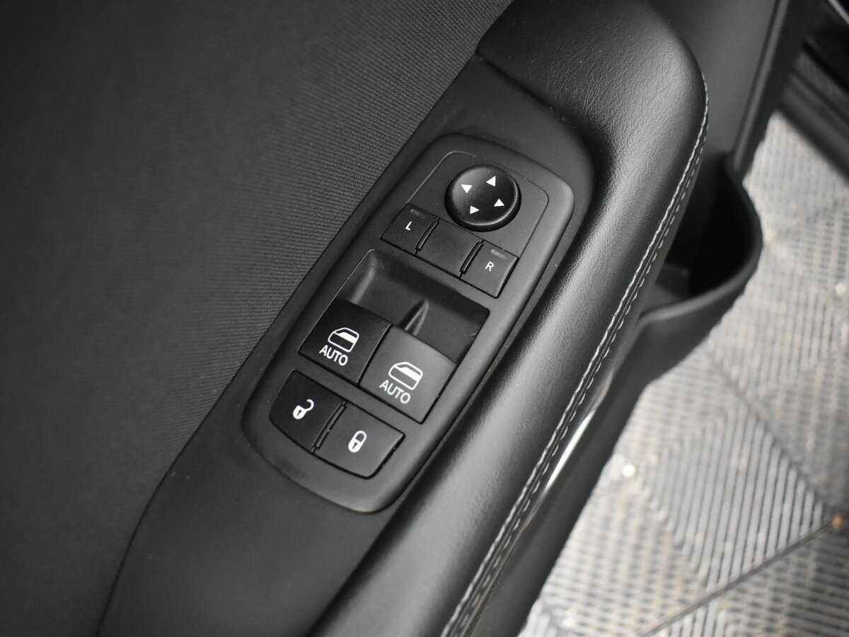 Б/У Додж Челленджер 2020 года. Фото: #5