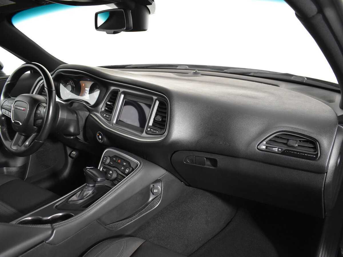 Б/У Додж Челленджер 2020 года. Фото: #8